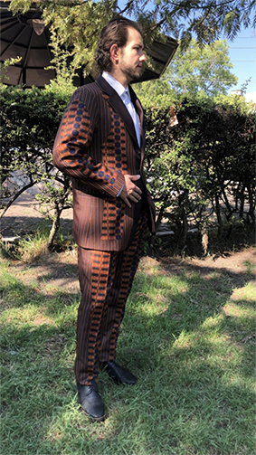 le gustaría un diseño especial y que se lo entreguemos estampado